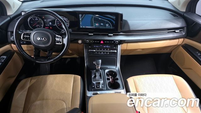 Kia Carnival — interior