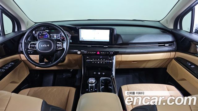 Kia Carnival — interior