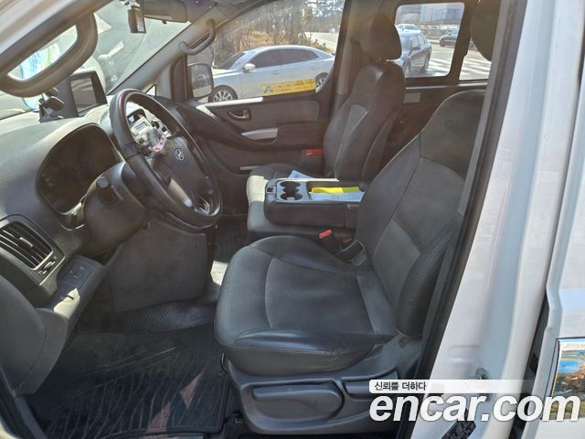 Hyundai Starex — interior