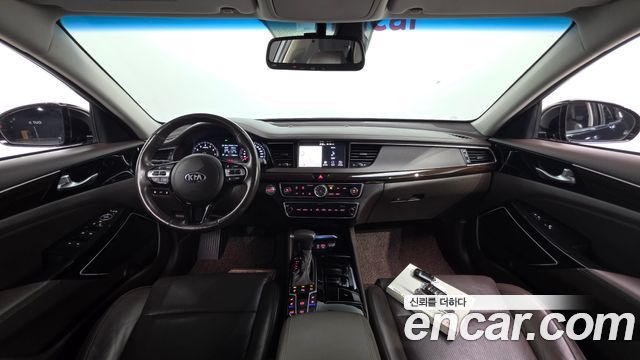 Kia K7 — interior