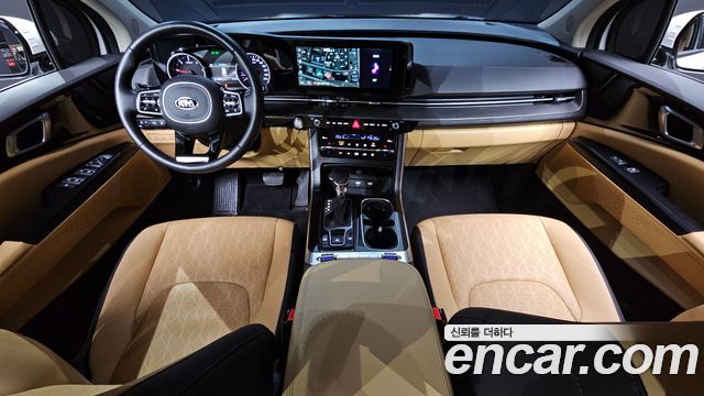 Kia Carnival — interior