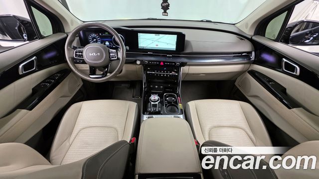 Kia Carnival — interior
