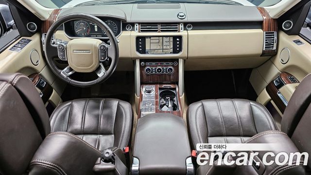 Land Rover Range Rover — interior