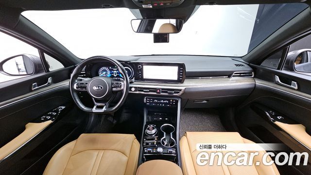 Kia K5 — interior