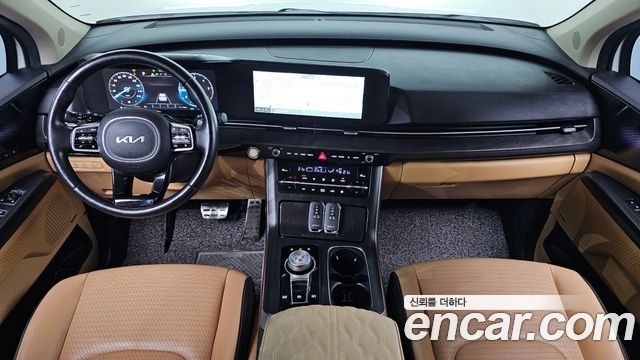 Kia Carnival — interior