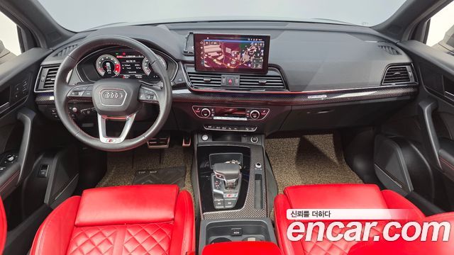 Audi SQ5 — interior