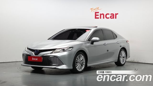 Toyota Camry — exterior