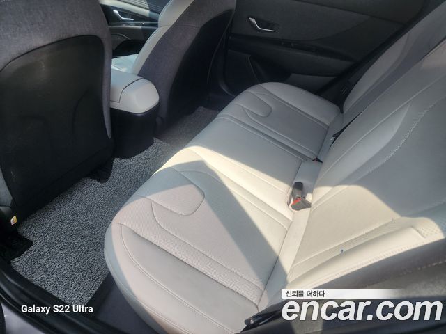 Hyundai Avante — interior