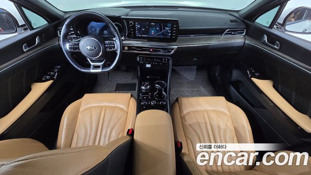 Kia K5 — interior
