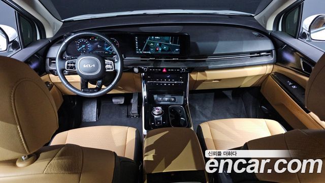 Kia Carnival — interior