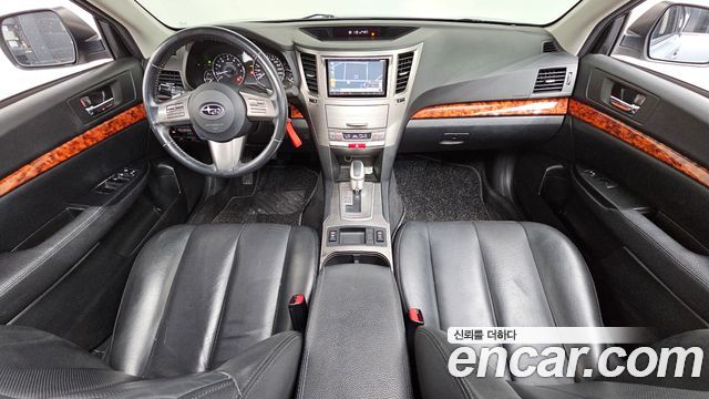 Subaru Legacy — interior