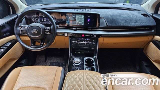 Kia Carnival — interior