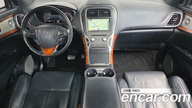Lincoln MKX — interior