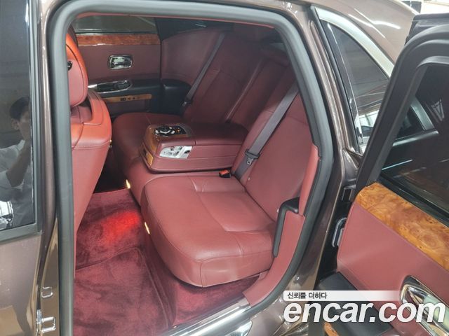 Rolls-Royce Ghost — interior