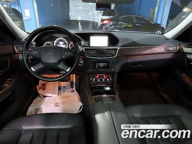 Mercedes-Benz E-Class — interior