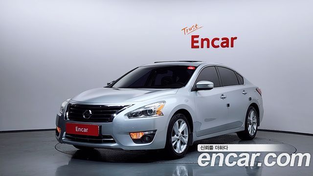 Nissan Altima — exterior