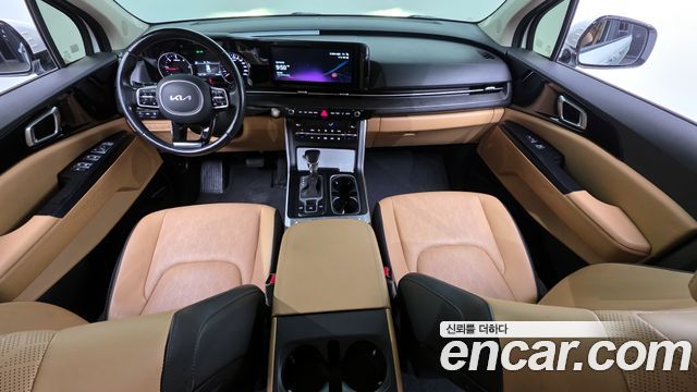 Kia Carnival — interior