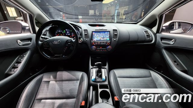 Kia K3 — interior