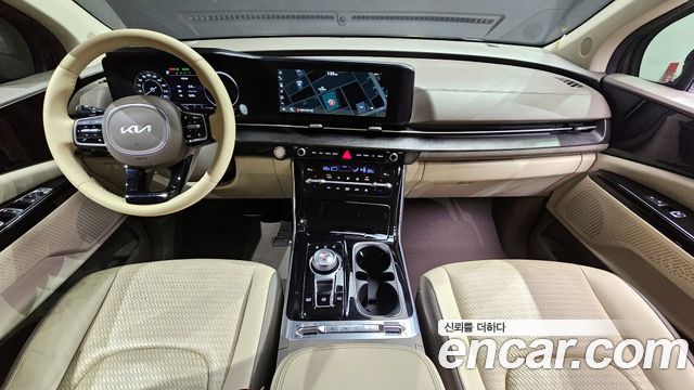 Kia Carnival — interior
