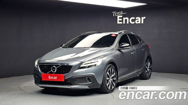 Volvo V40 — exterior