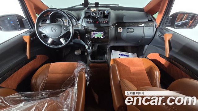 Mercedes-Benz V-Class — interior