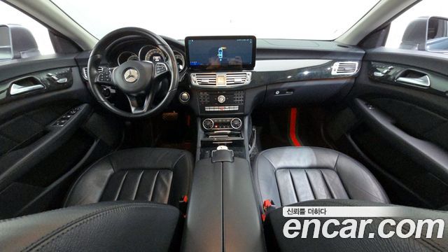 Mercedes-Benz CLS-Class — interior
