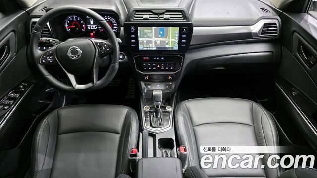 KG Mobility Tivoli — interior