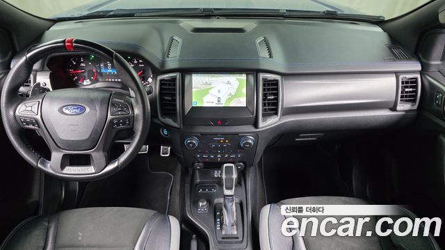 Ford Ranger — interior