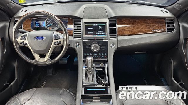 Ford Taurus — interior