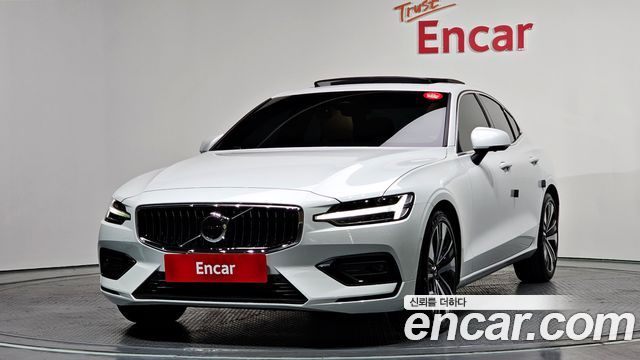 Volvo S60 — exterior