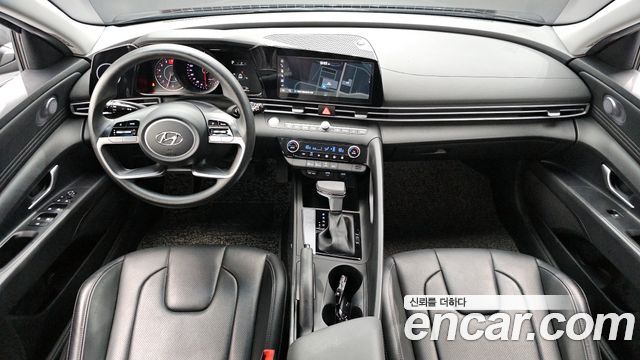 Hyundai Avante — interior