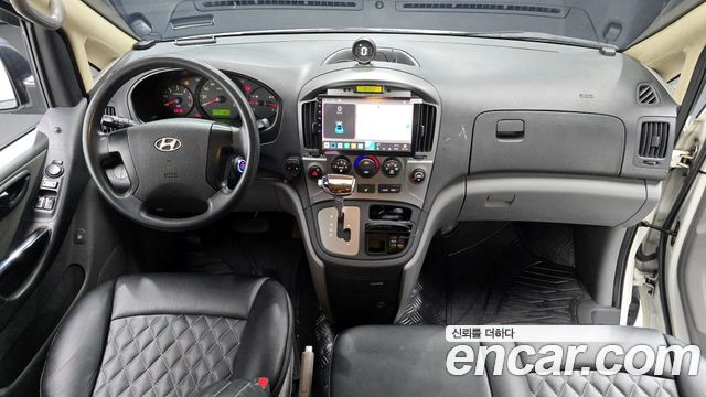 Hyundai Starex — interior