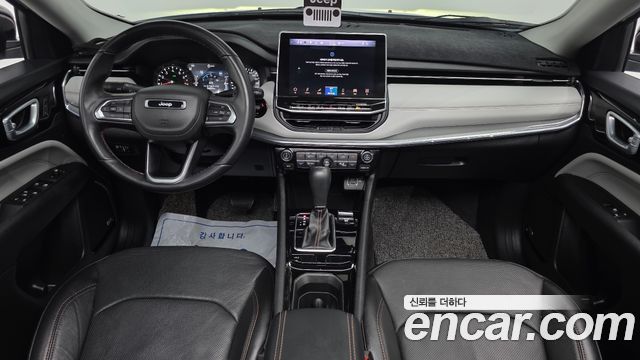 Jeep Compass — interior