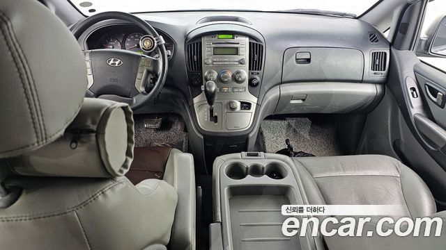Hyundai Starex — interior