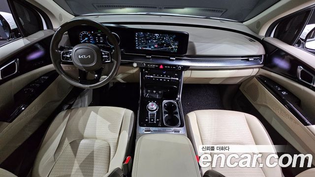 Kia Carnival — interior