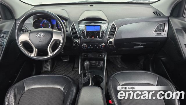 Hyundai Tucson — interior