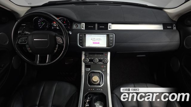 Land Rover Range Rover Evoque — interior