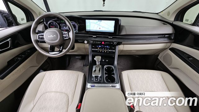 Kia Carnival — interior