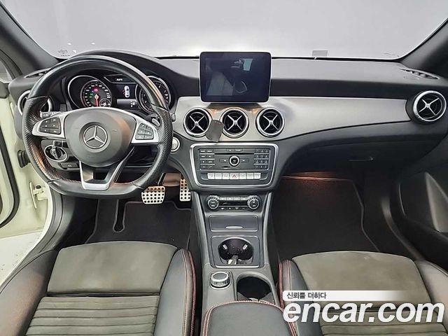 Mercedes-Benz CLA-Class — interior