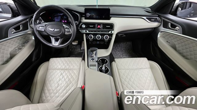 Genesis G70 — interior