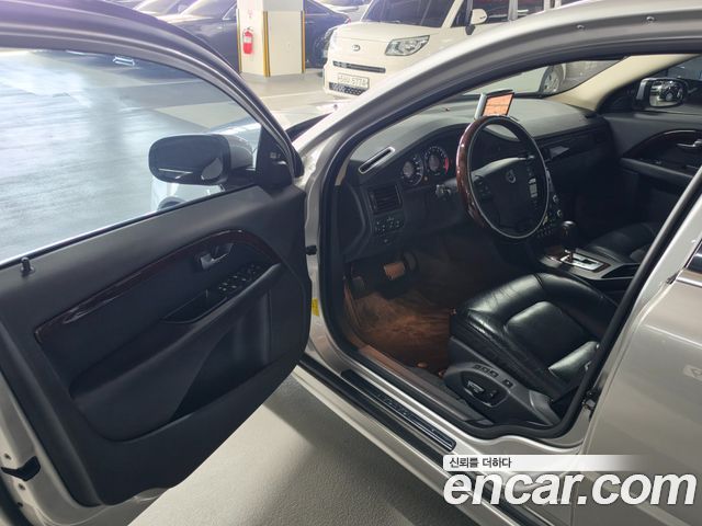 Volvo S80 — interior