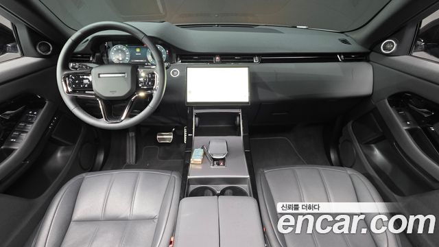 Land Rover Range Rover Evoque — interior