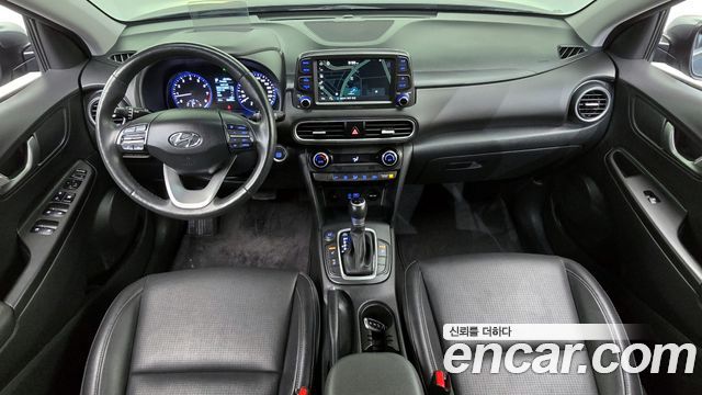 Hyundai Kona — interior