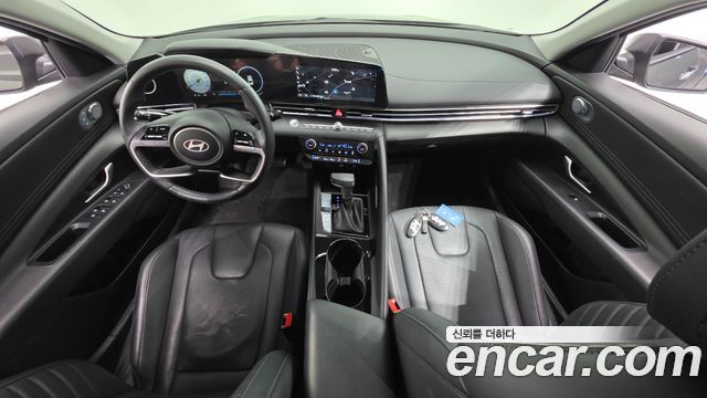 Hyundai Avante — interior