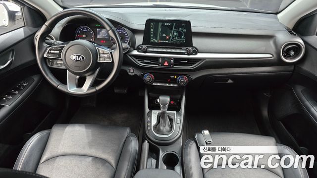 Kia K3 — interior