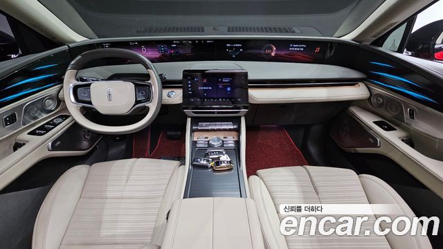 Lincoln Nautilus — interior