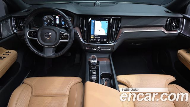 Volvo S60 — interior