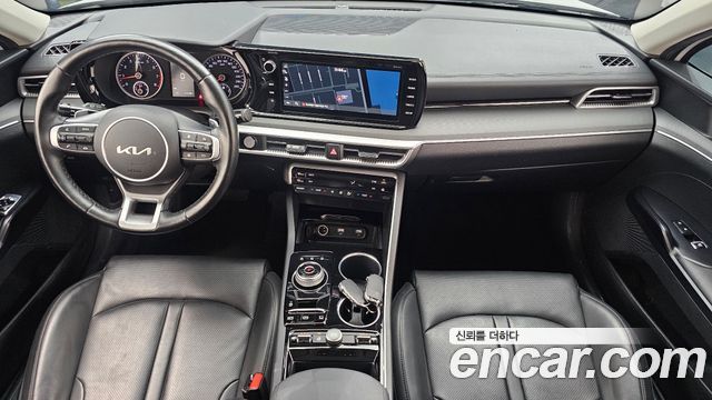 Kia K5 — interior