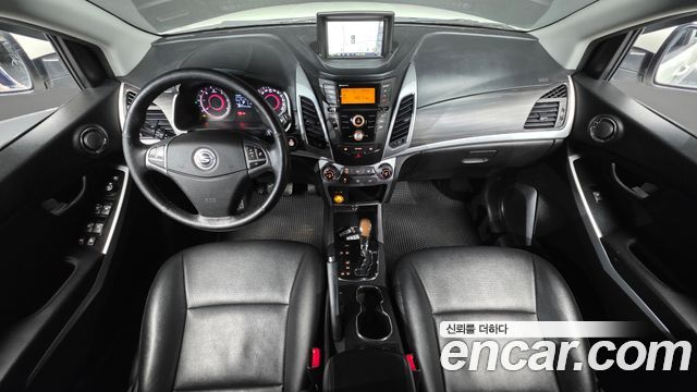 KG Mobility Korando — interior