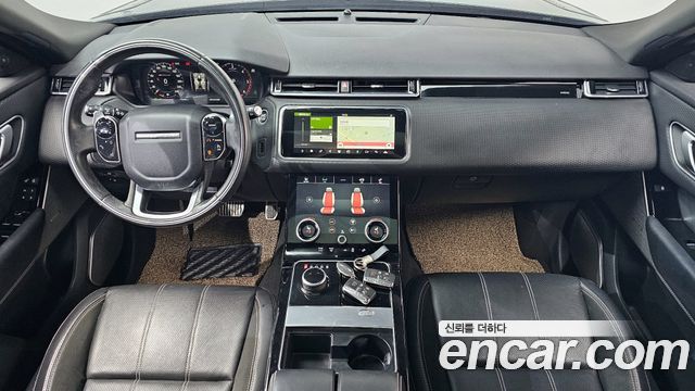 Land Rover Range Rover Velar — interior